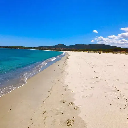 Lägenhet Le Di Helga Budoni